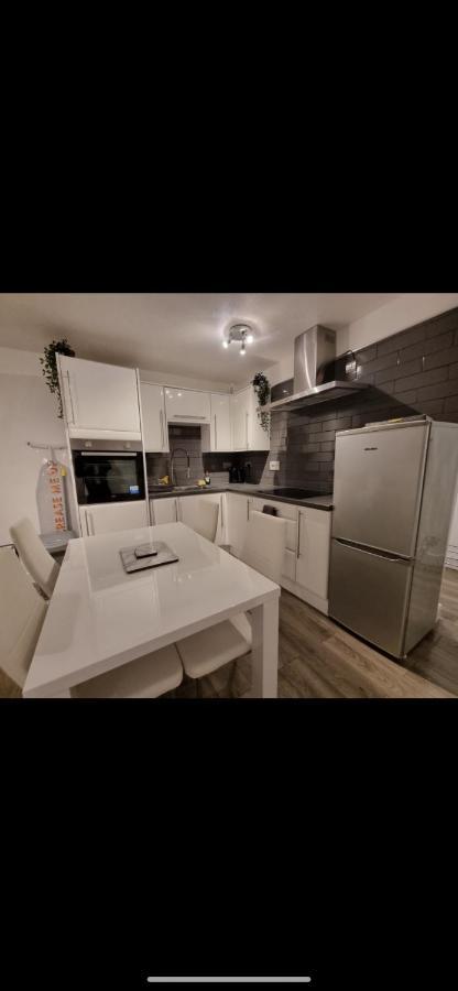 Modern 2 Bed Apartment & Free Parking Canterbury Exterior photo